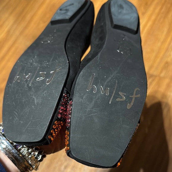 Elegant Black Flats with Colorful Beaded Design - Picture 8 of 9